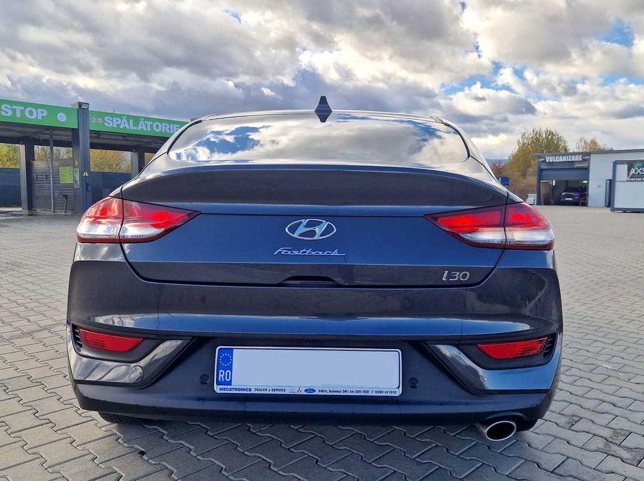 Hyundai i30 Fastback Mildhybrid Highway