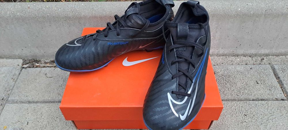 Футболни бутонки-калеври Nike