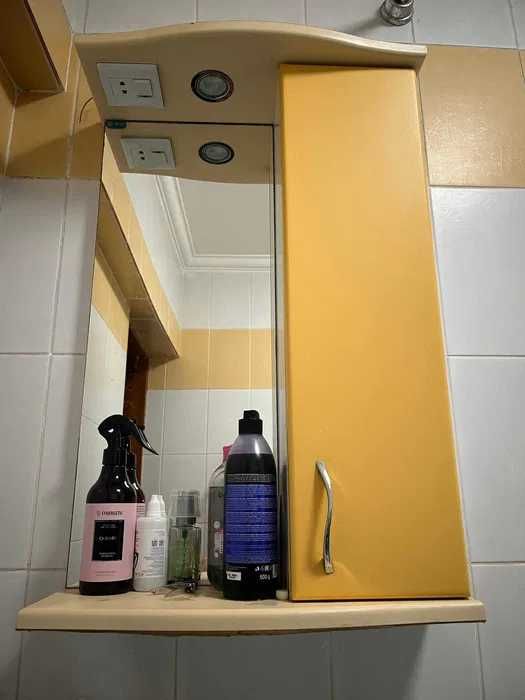 Отдам в дар шкаф в ванную.