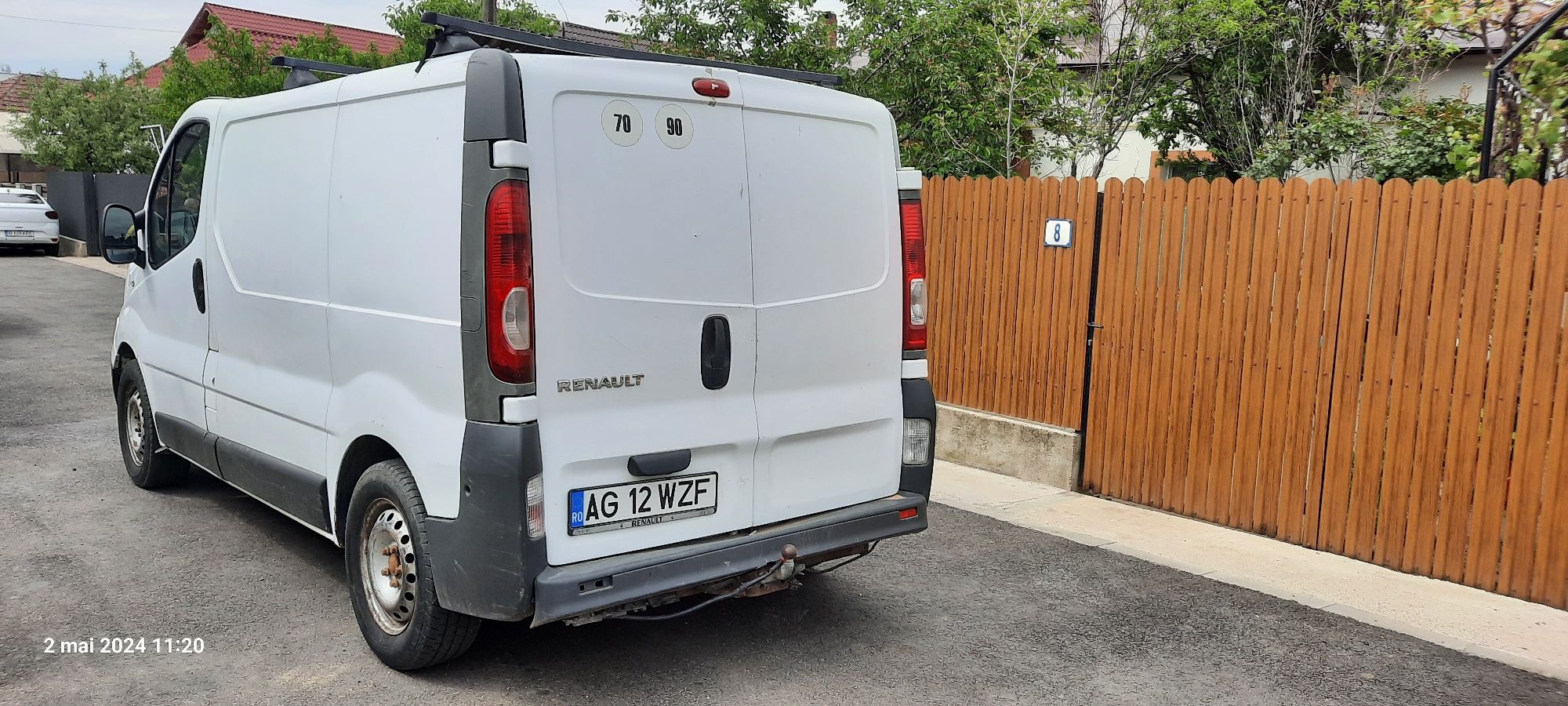 Vând Renault Trafic