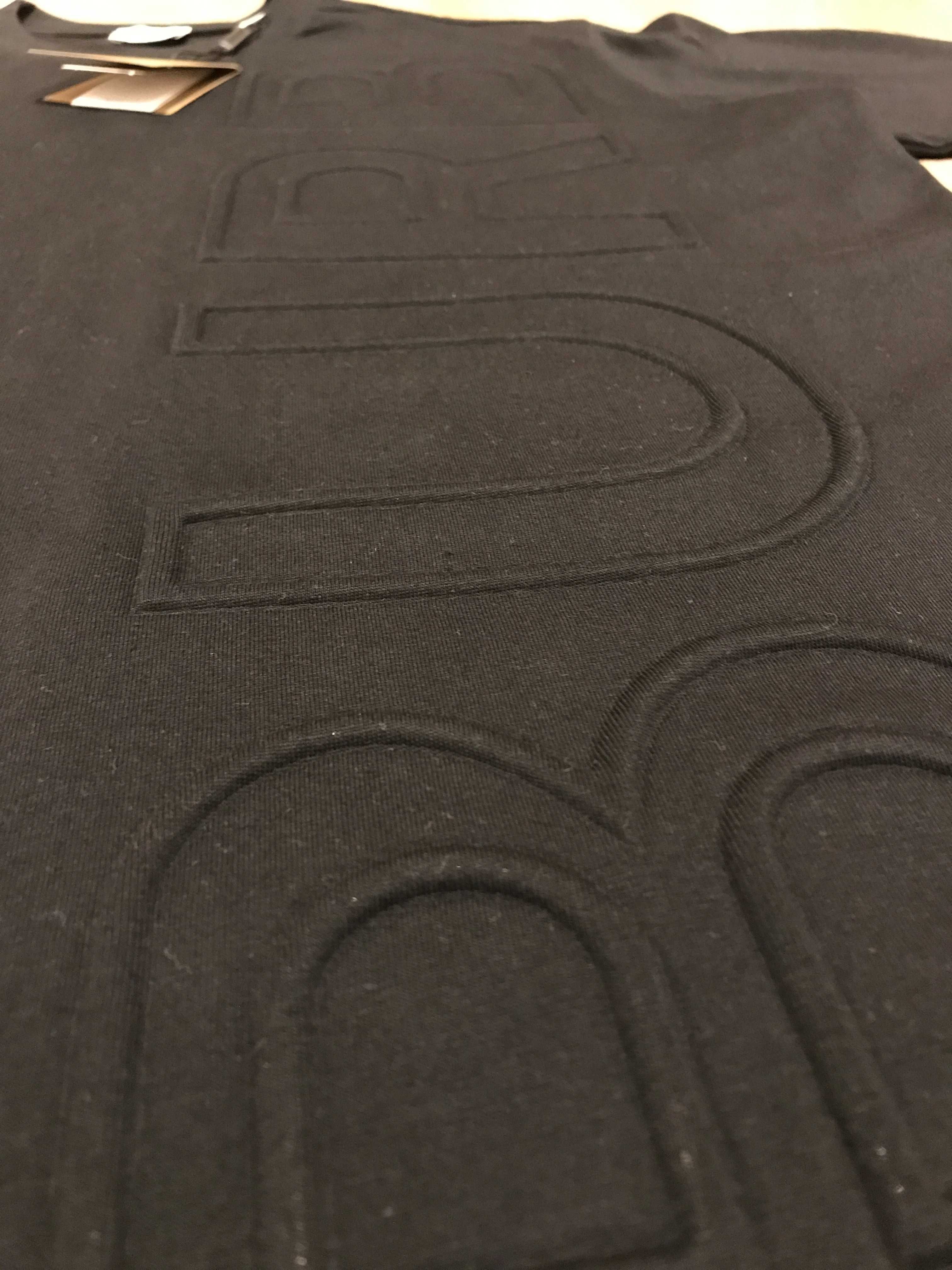 BURBERRY, ОРИГИНАЛНА,Logo Embossed, Oversized,тениска, S, M и L