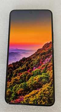 Samsung Galaxy S22  256 GB Phantom Black в гаранция до 06.24 г.