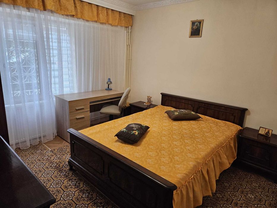 Inchiriez apartament 2 camere decomandate - centru