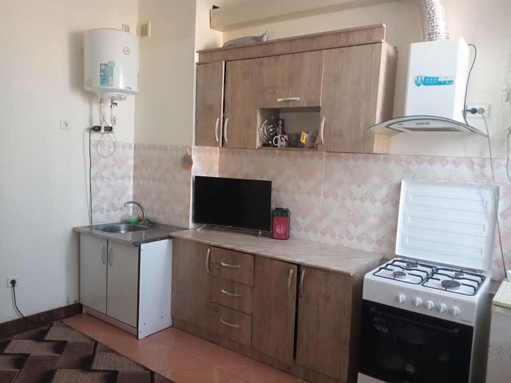 Tamojni orqa tomonida sohilda ketishda  1 xonali 2 etajda