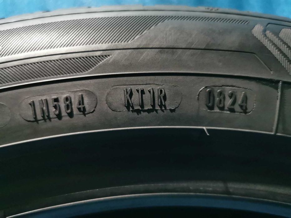 235 50 19 pirelli m+s 4 buc
