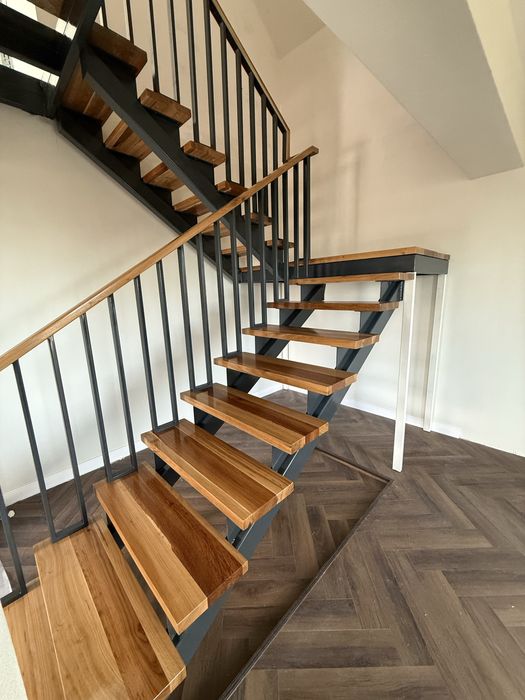 Porti,garduri, balustrade,,scari metalice, confecții metalice ,terase