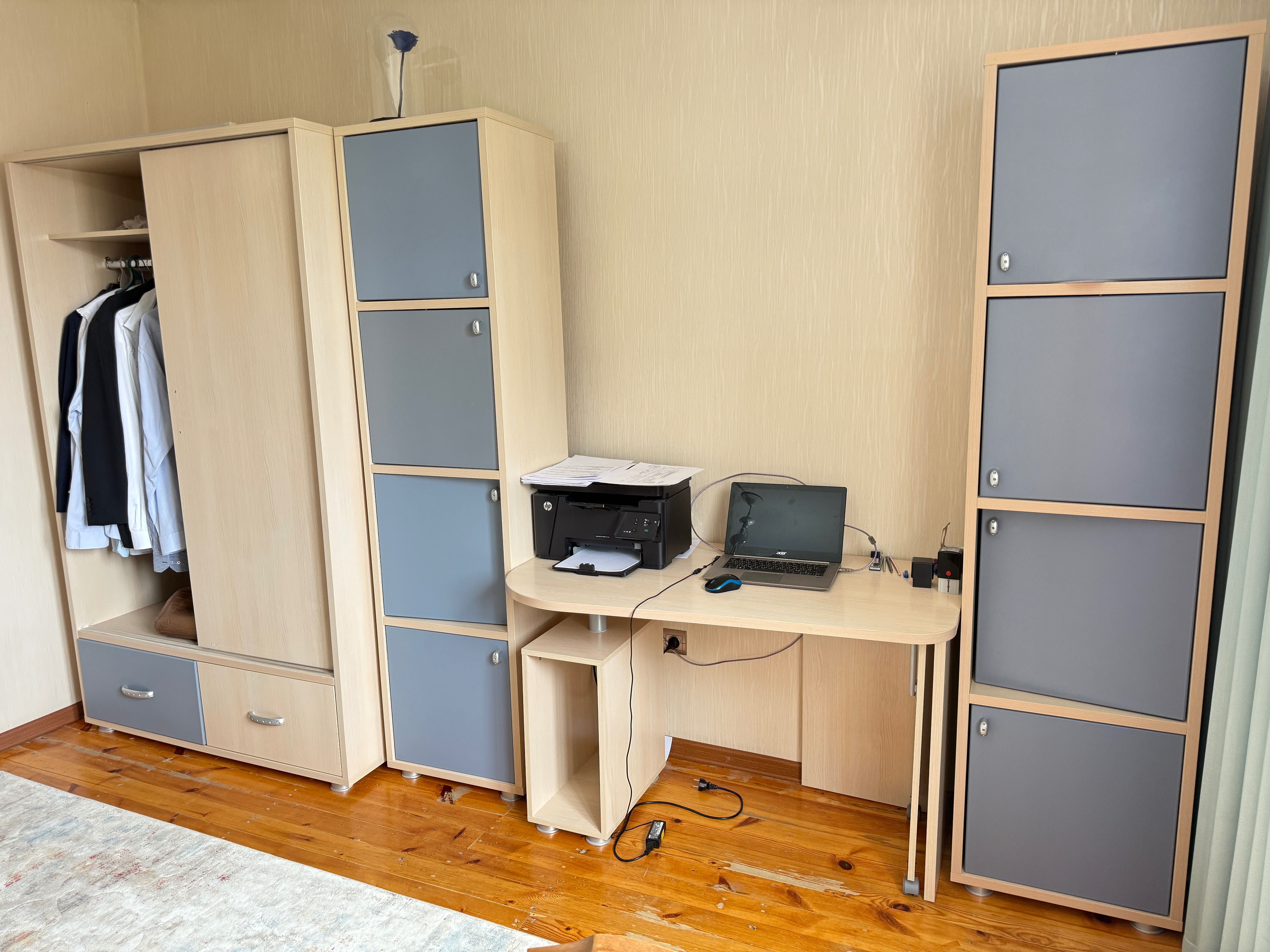 Продается шкаф, стол для компьютера