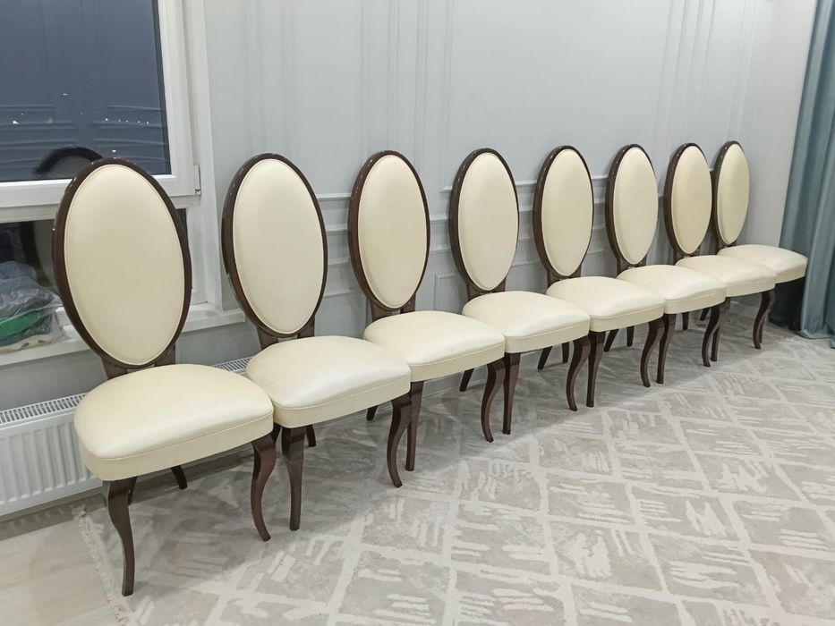 Срочно продам 8 стуля