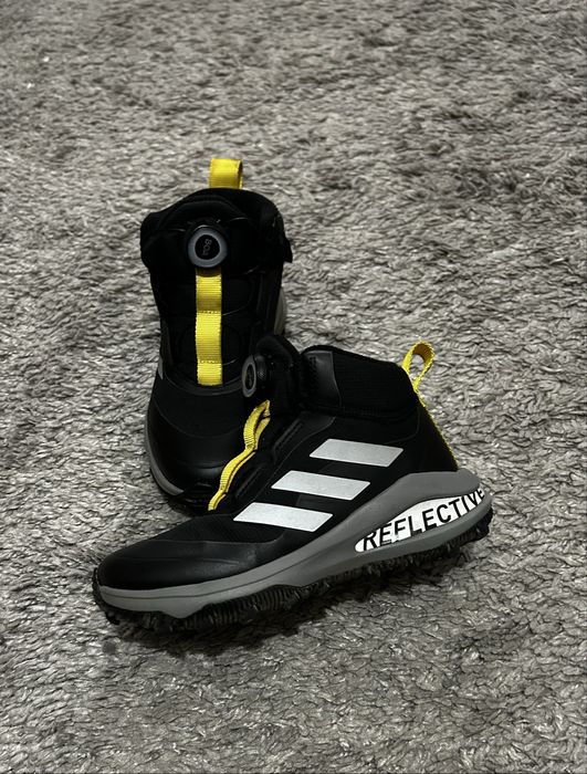 Ghete Adidas baieti marimea 33
