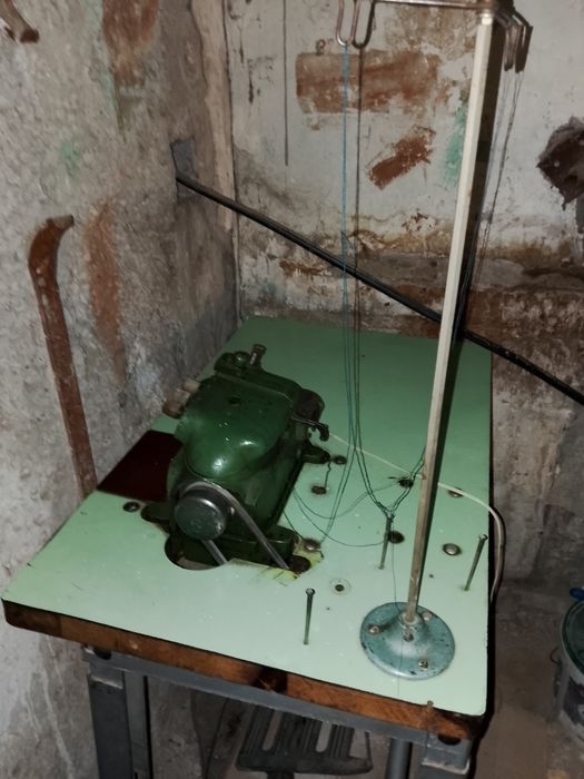 Продам оверлок советский