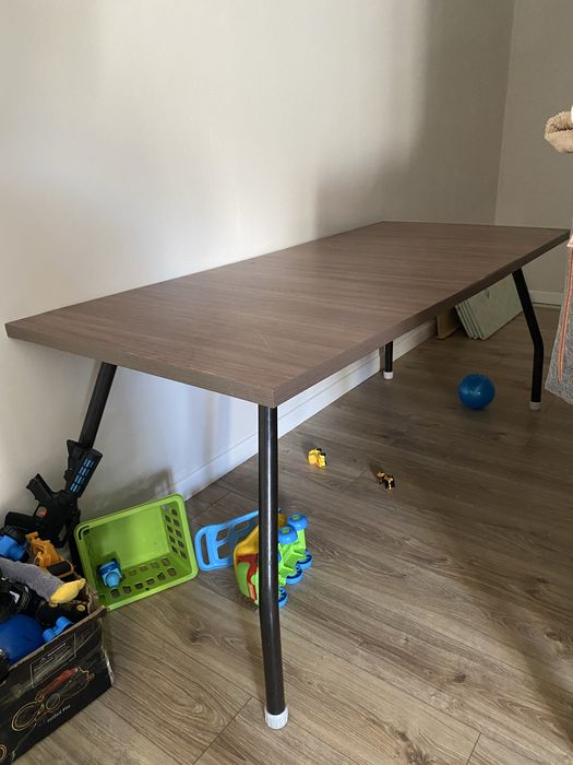 Продается стол за 15000 тнг , Акжар , самовывоз !!!