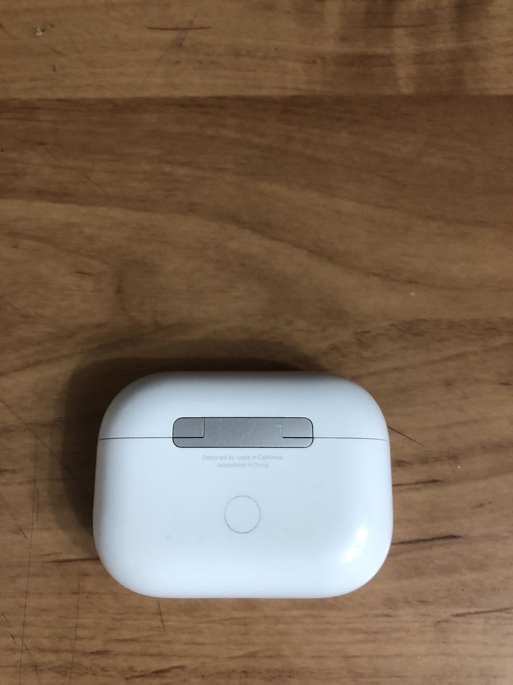 Продам кейс от Airpods 3 pro, эйрподс  3 про,кейс футляр оригинал 100%