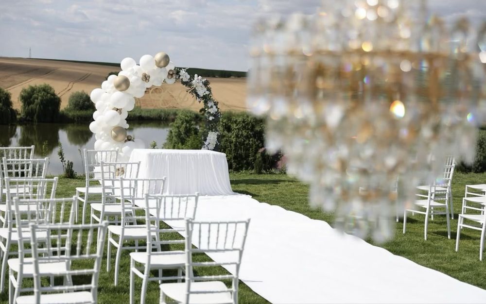 Mocheta alba Salsa ( 2m * 10 m lungime) - 500 lei