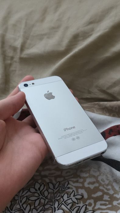 iPhone 5 в хорошем состоянии