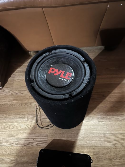 Subwoofer auto+stație