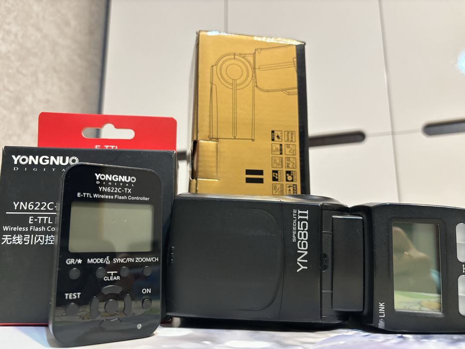 Вспышка и синхронизатор