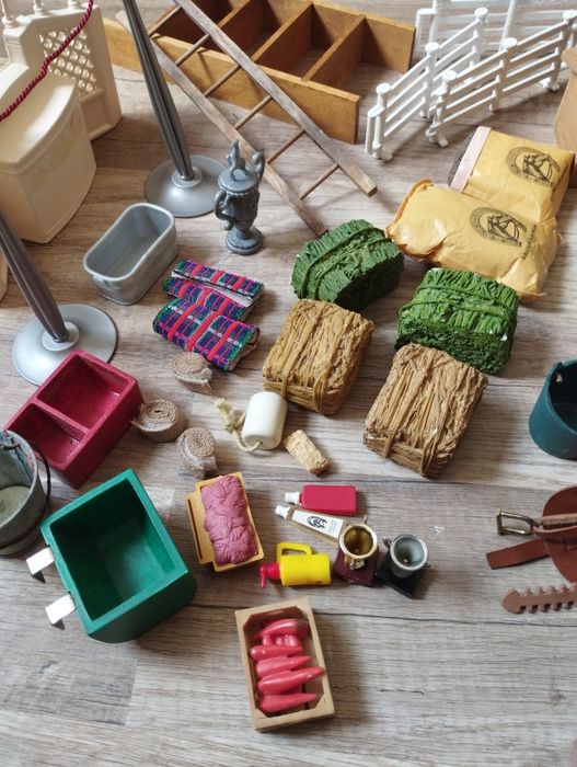 Ретро комплект миниатюри за макет на конюшня/ ферма за коне