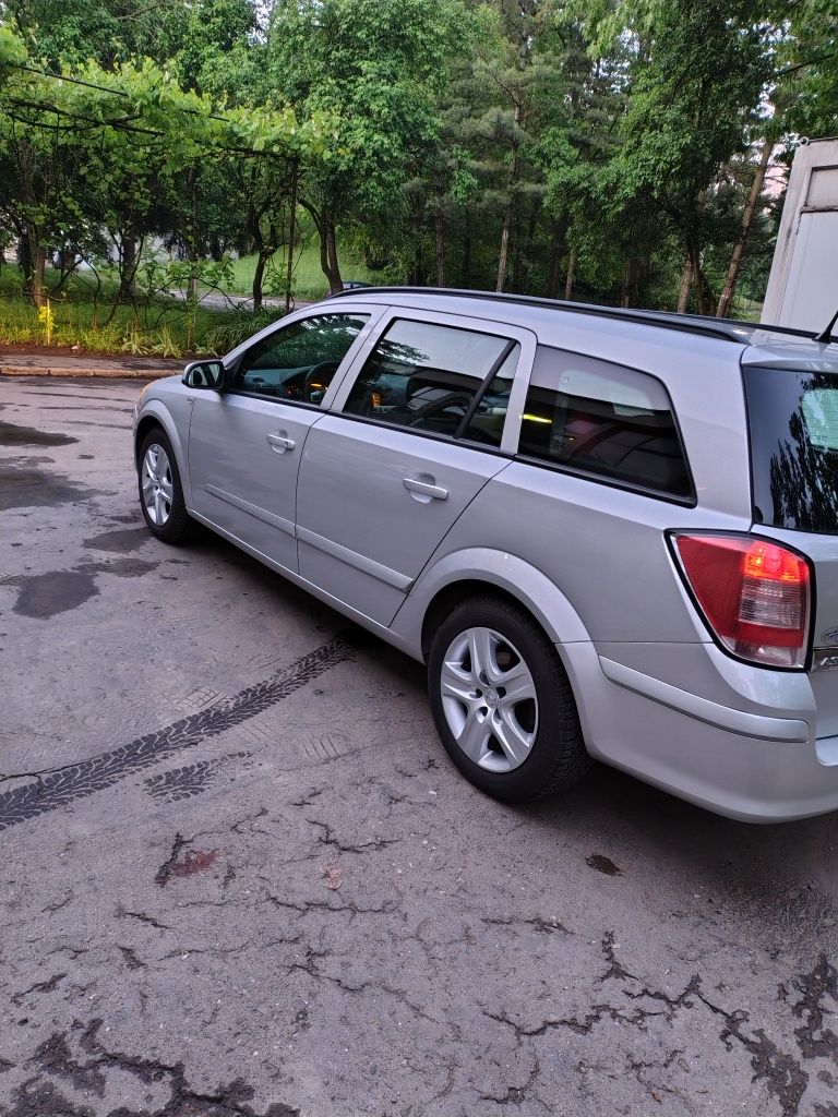 Vând Opel Astra H