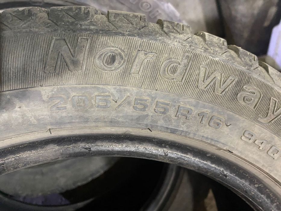 Продам резину  на сезон хватит состояние среднее