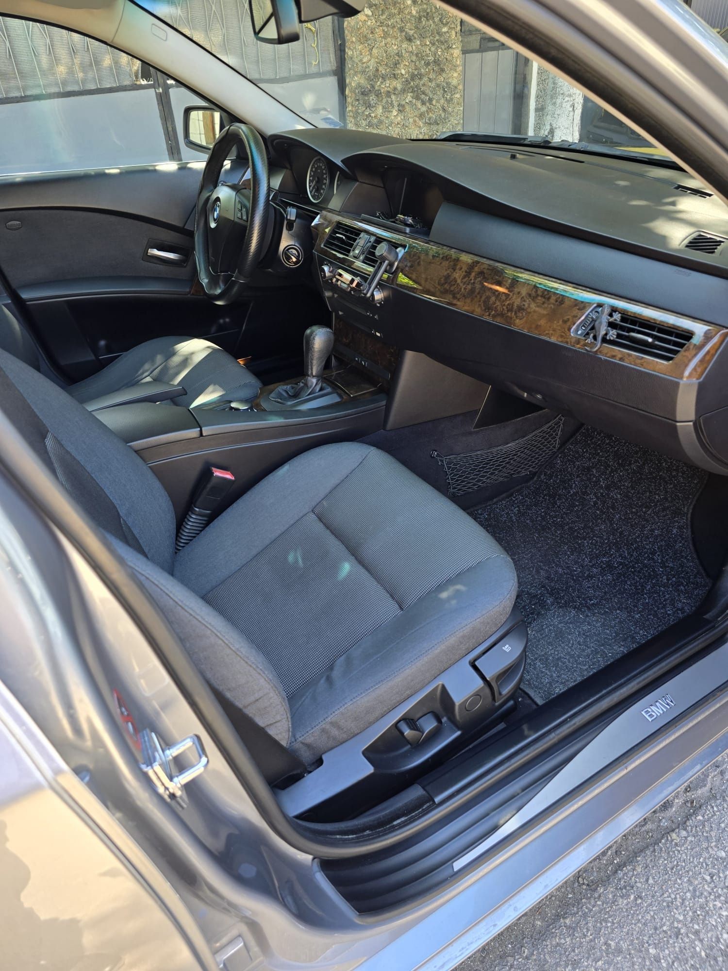 BMW 530d E60 2005 година