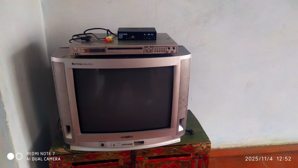 Televizor, dvd player,tunel