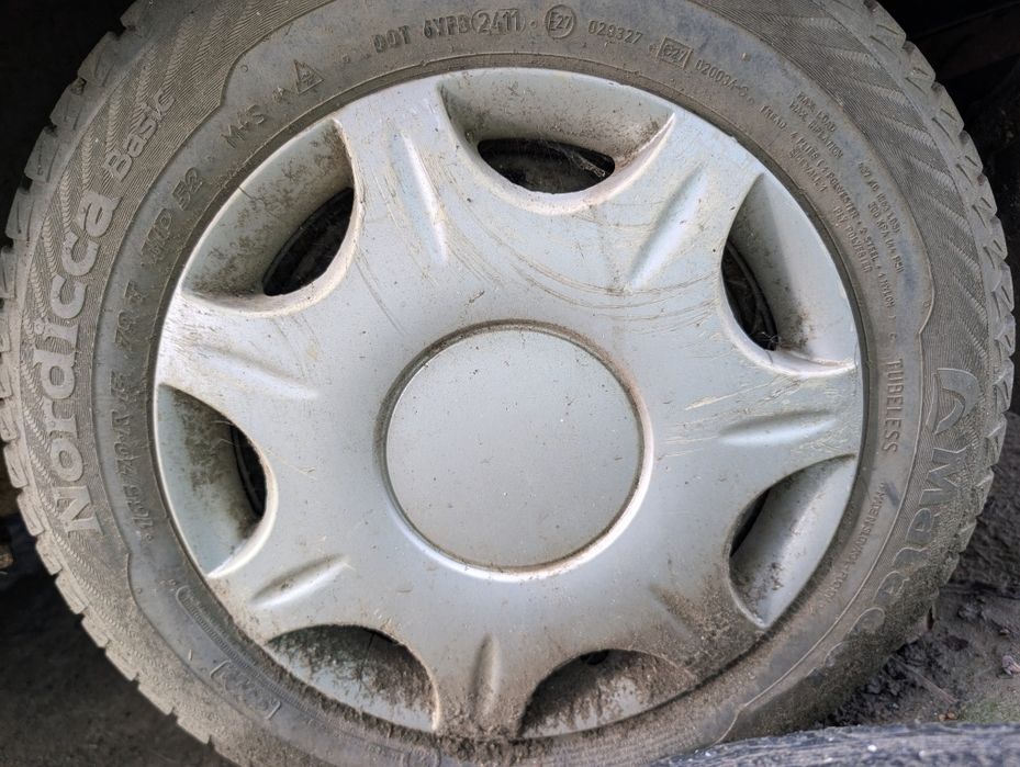 2 capace de roata Dacia 1310