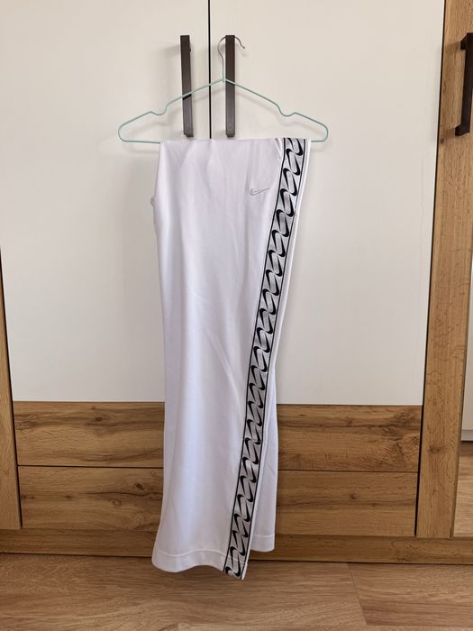 Дамски дрехи GUESS, Calvin klein, nike, bershka