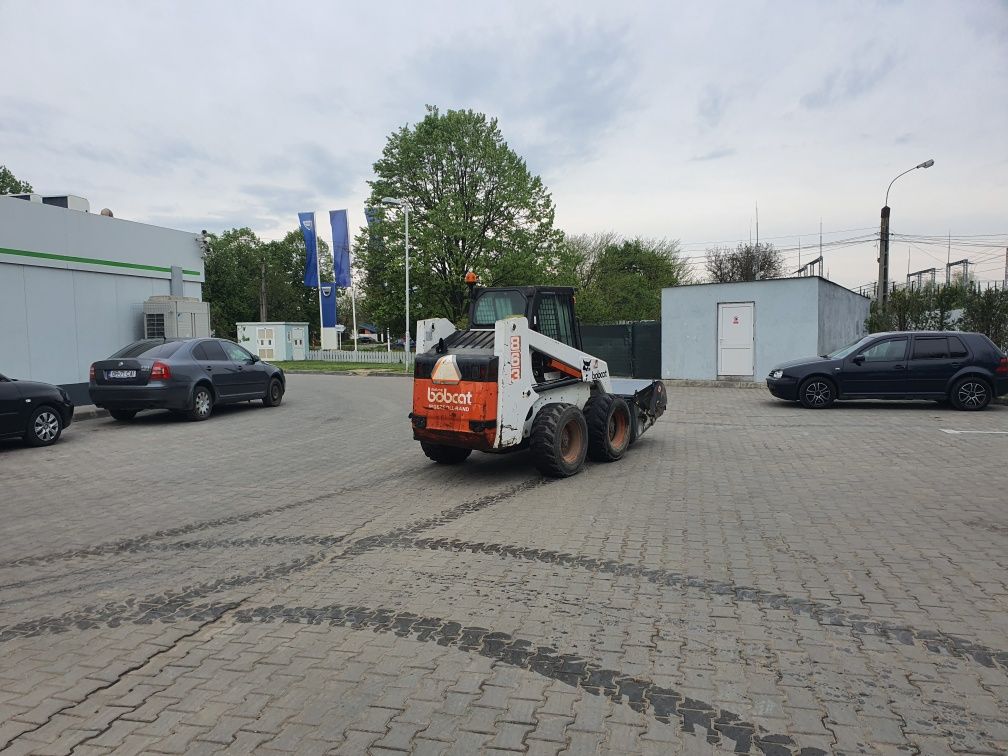 De inchiriat bobcat buldo miniexcavator