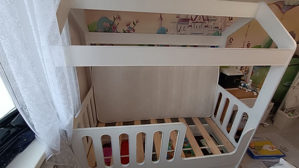 Кровать детская с матрасом