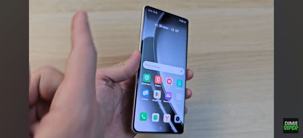 Realme GT6 в хорошем состояние куплен 280тыс