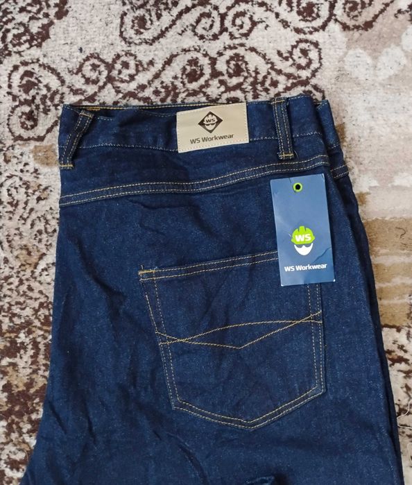 Vând blugi bărbați