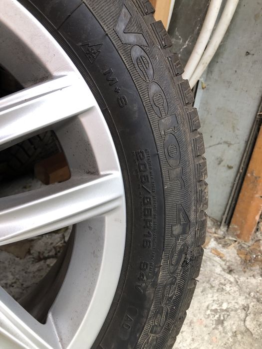 Зимни гуми Goodyaer Vector 4Seasons 205 55 16