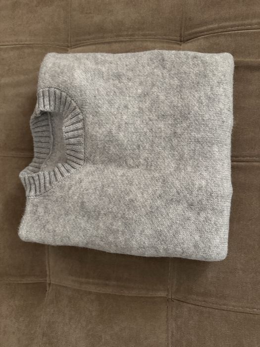 Нов сив пуловер ХС размер