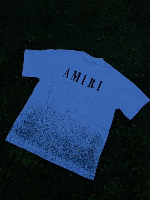 Tricou Amiri Premium / Colecție 2025

Marimi: S,M,L

Disponibil în alb