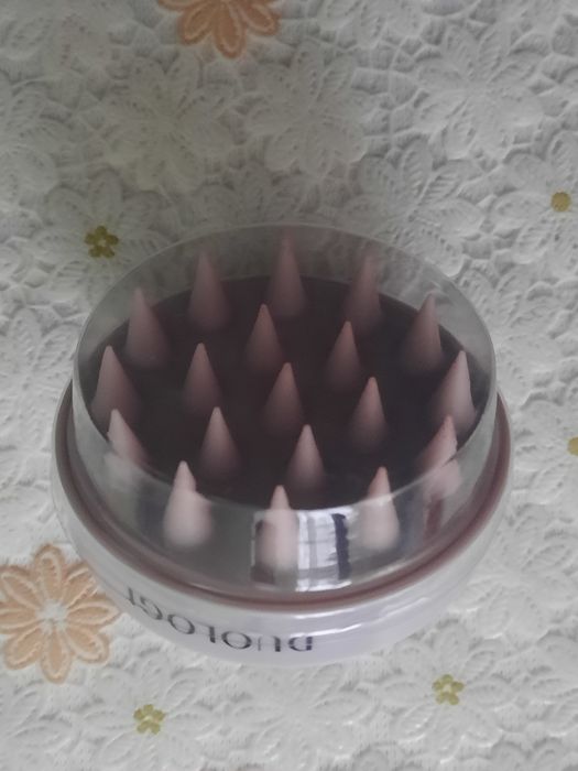 Vând produse cosmetice