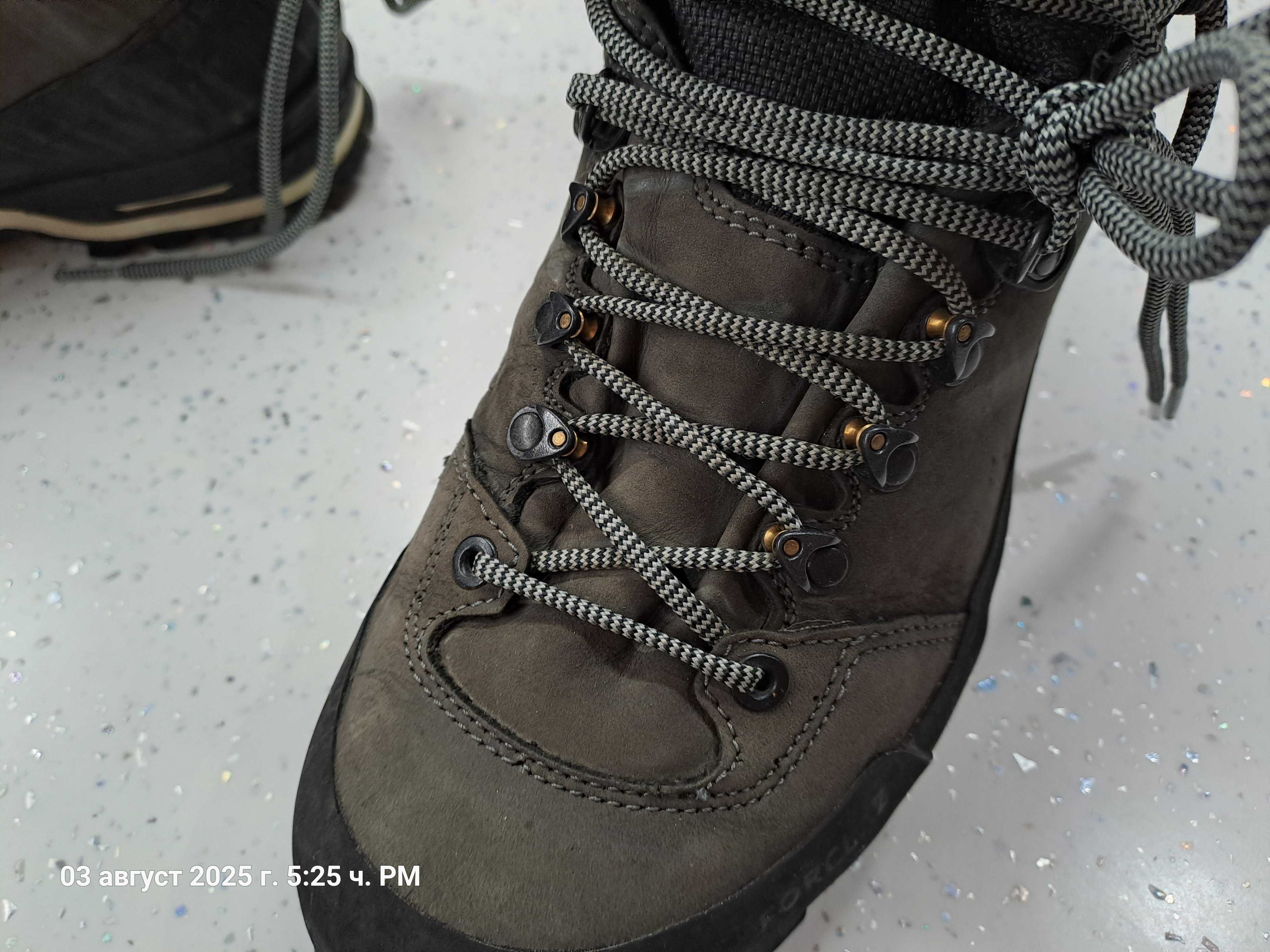 Туристически обувки Forclaz VIBRAM - MT900 MATRYX
