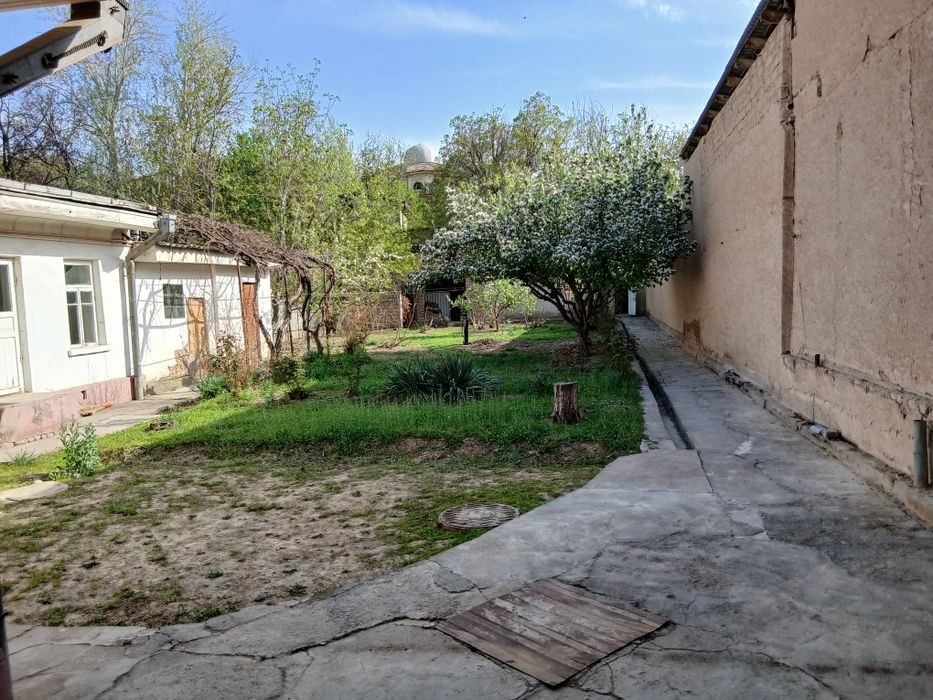 Продаётся участок под строительство. М. Улугбекский  район. Без посред