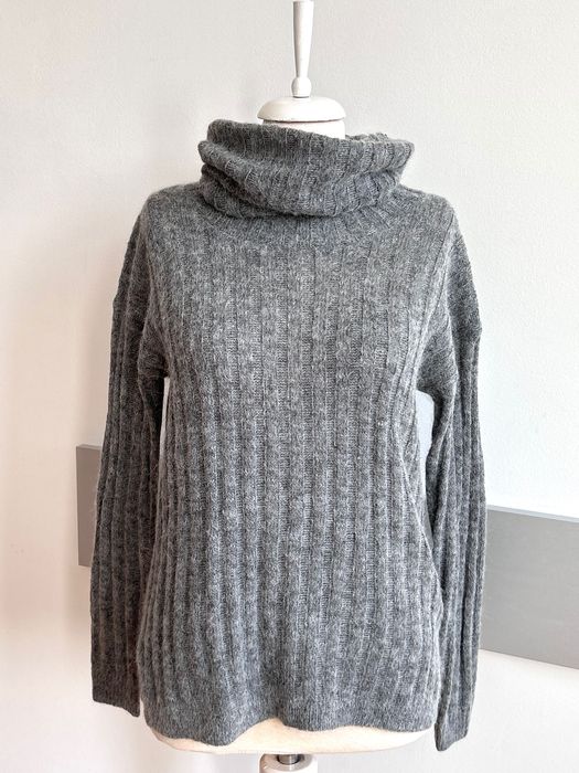 Esprit мек хубав пуловер от мека вълна и алпака