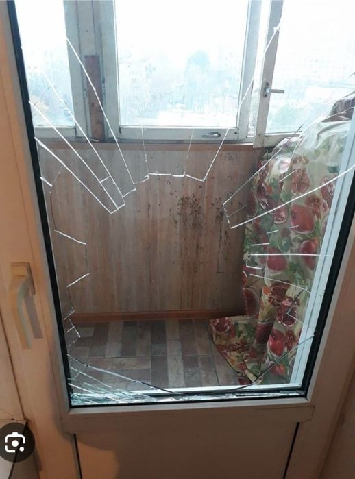 Замена разбитых стеклопакетов