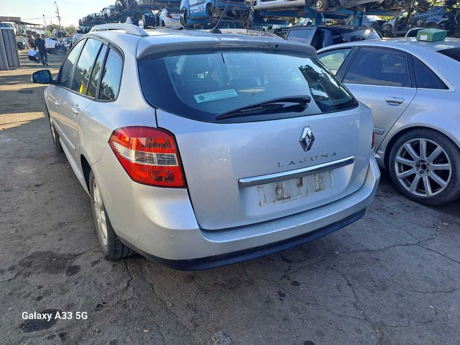 Dezmembrez Renault Laguna 3 2.0 D an 2008
