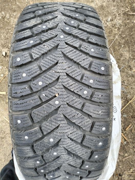 Продам резину R17 шиповка