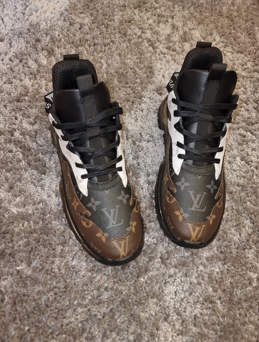 Маратонки Louis Vuitton налични