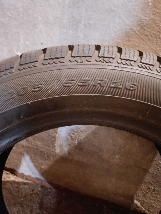 Продавам зимни гуми 205/55/16 4 броя