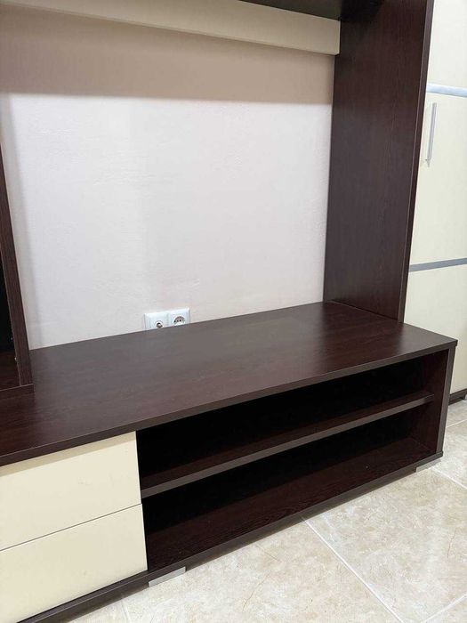 мебели за хол стенка