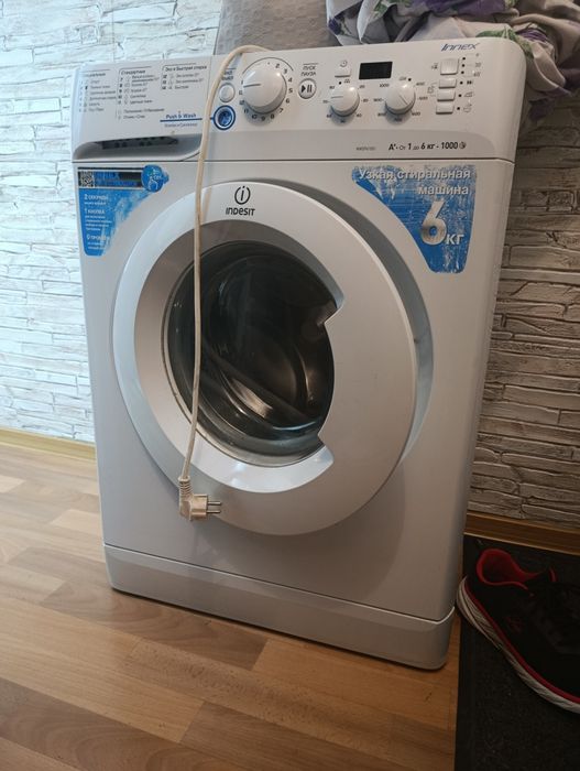 Отдам стиральную машину на запчасти