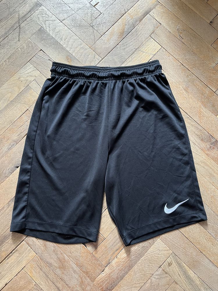Футболни къси панталонки Nike Барселона,ман юнайтед,тотнъм,милан,H&M