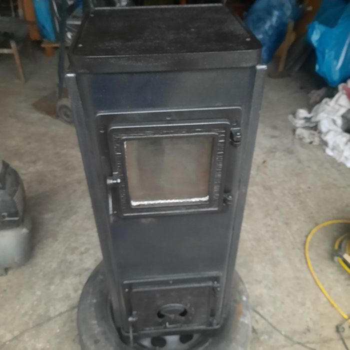 Soba de 5 kw cu sticlă focar șamotat si plita fonta