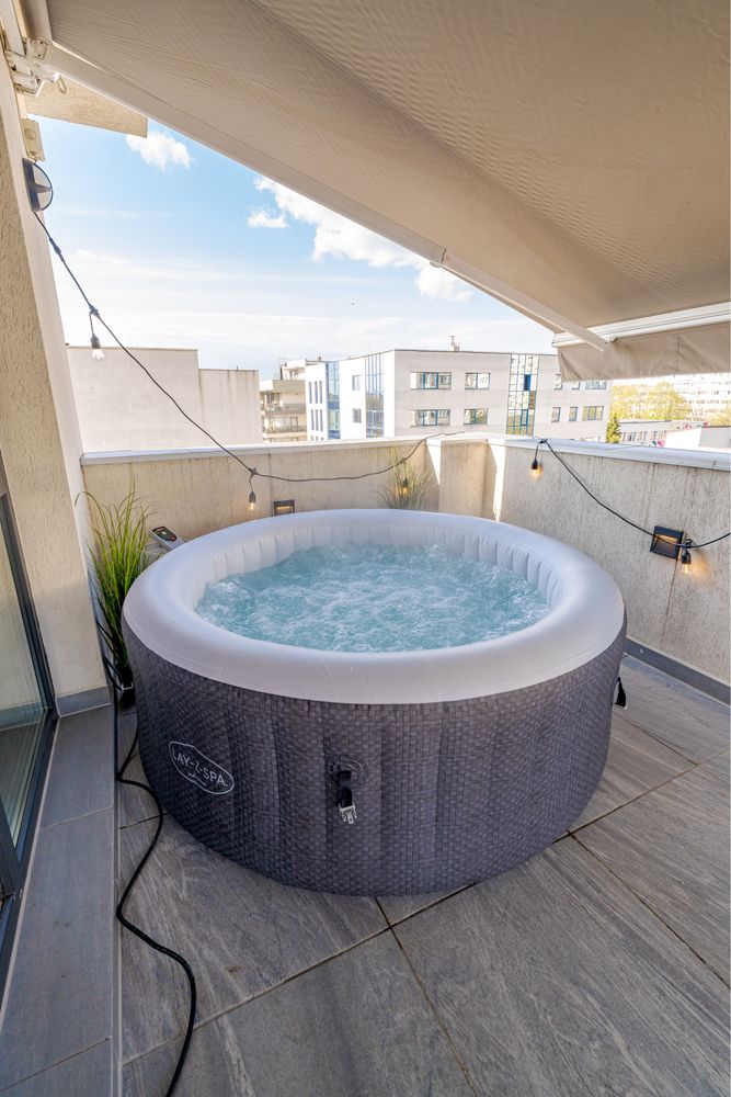 Apartament Penthouse cu jacuzzi privat terasa universitate
