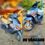 Vând scuter Honda lead 100