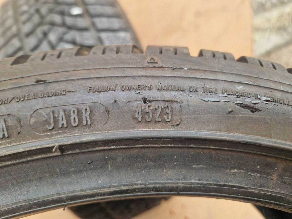 2 Dunlop R19 225/40
Зимни гуми 
DOT4523